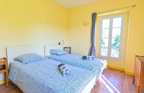 La Breteche-Le château et les dépendances - Photo 13