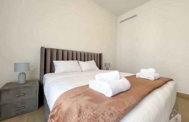 Stunning Beach View Apt. with Balcony Jumeirah La Mer - Photo 7