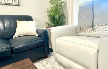 Walk to Stadium, 2 Parking Spots, Balcony & Pool - Foto 6