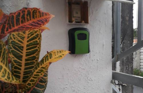 Casa Inteira aconchegante com garagem Próximo ao Aeroporto - Photo 5