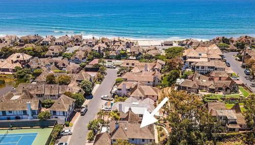 Enchanting French Inspired Chateau with Beach Club! - Foto 2