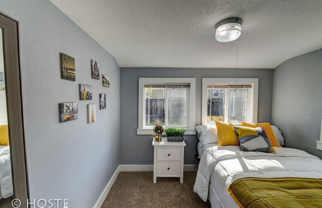 City Center Cottage Netflix, Mtns & Adventure! - Photo 7