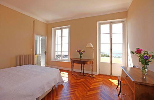 PALMERAIE - Magnifique appartement d'époque avec Vue Mer 4 personnes avec terrasse Le Port Nice - Photo 37