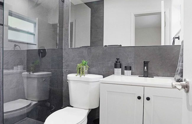 BnB Hyperion Brand New 2b2b Retreat w Patio - Foto 20