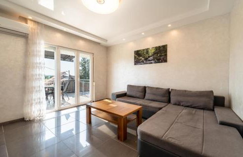 Four-Bedroom Holiday Home In Islam Latinski - Photo 25