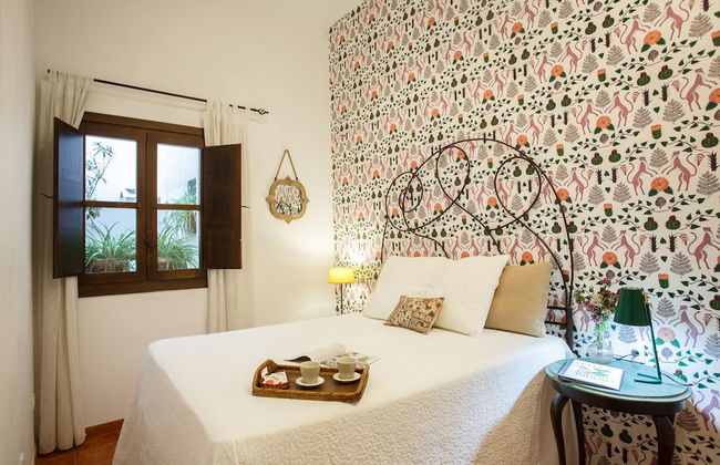 Apartamentos Los Patios de la Judería - Photo 32