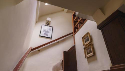 Half Way House, Clappersgate, sleeps 8 - Foto 5