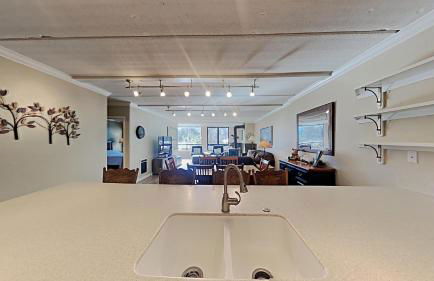 Spacious 3 Bed 3 Bath Condo with Pool - Foto 12