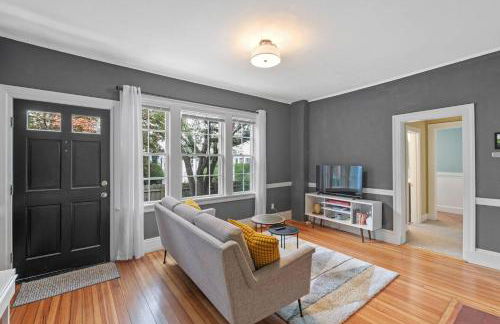 1803 Salem 1BR | Walk to Haunted Happenings - Foto 8