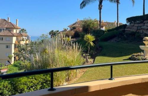 Luxury Apartment Elviria Hills - Stunning Views - Photo 5