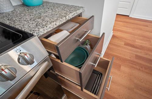 Charming Duplex Retreat in Old Town Manchester, VA - Foto 26