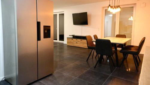 Monteurunterkunft Lüneburg bis 18 Personen drei Häuser nebeneinander Parkplatz WLAN - Foto 3