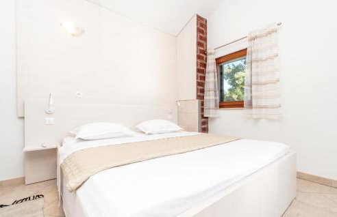 Pet Friendly Home In Cara - Photo 45