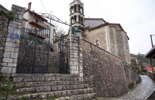 Dandy Villas Dimitsana - a family ideal charming home in a quaint historic neighborhood - 2 fireplaces for romantic nights - Foto 46