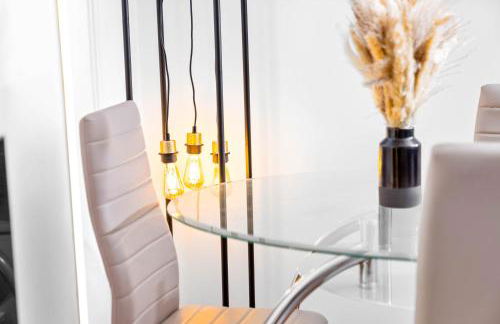 Stylish Apartment - City Centre - Secure Parking - Fast Wifi - Balcony 279O - Foto 16