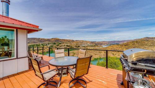 Cozy Grand Coulee Home w/ Deck & Views! - Foto 2