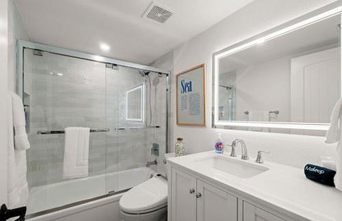 Serenity Shores Renovated Top Floor Condo w Stunning Ocean Views - Foto 32