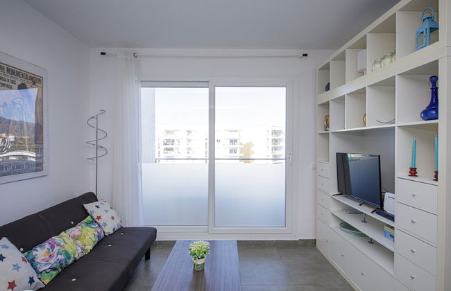 Beautiful Apartment With View - Photo 14