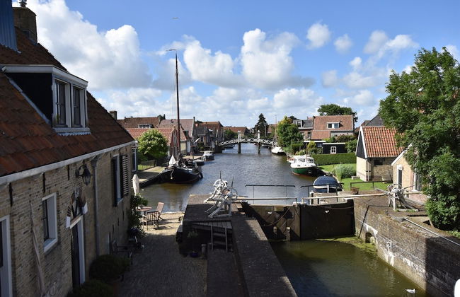 Comfortable Holiday Home in Former School - Photo 14