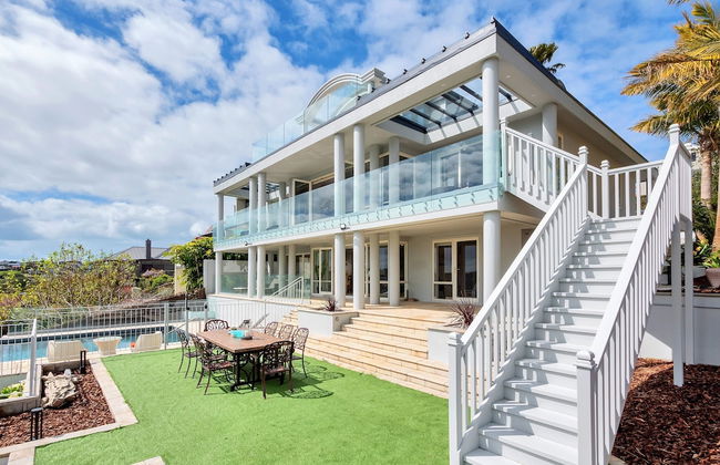 Magnificent Harbour View Villa in Orakei - Photo 33