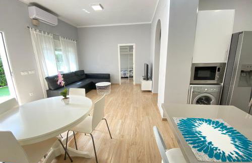 Sol Cavet con jardin Portaventura - Photo 27