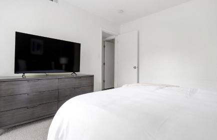 Landing Spectacular 1BD Gym Pool - Photo 14