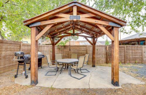 about 2 Mi to Dtwn San Antonio Comfy Home with Yard! - Foto 22