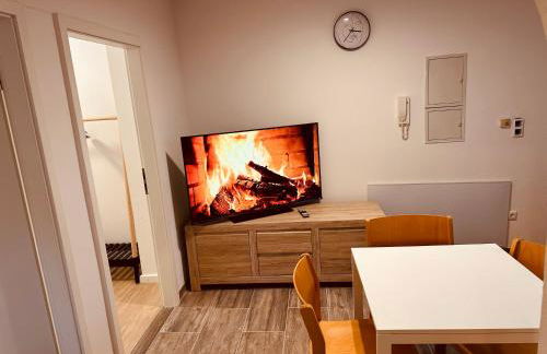 FELIX LIVING 9, Monteurwohnung, 2 getrennte Betten & Stockbett, Parkplatz - Photo 4