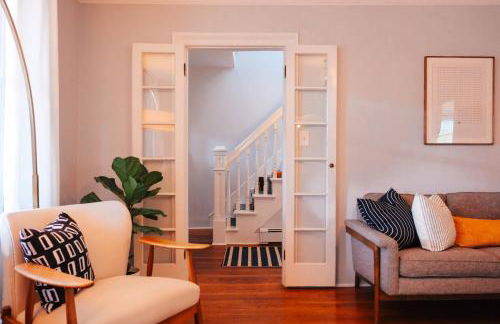 Hot Tub, 2 Blocks to Downtown Saugerties, Sleeps 8 - Foto 5