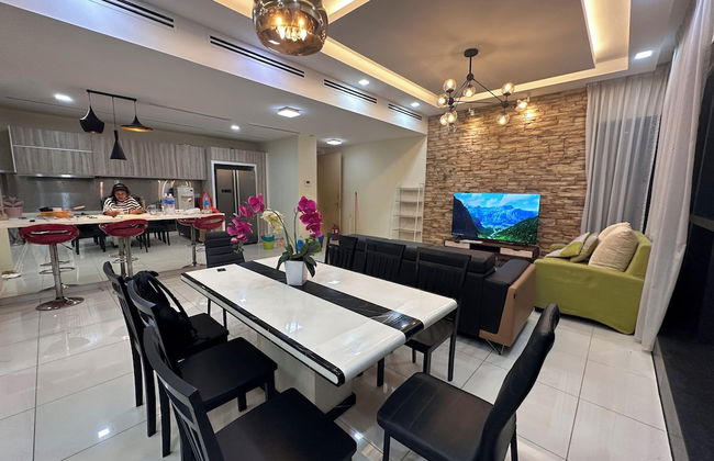 Skyline Luxe 4BR Retreat with En-suites - Foto 18