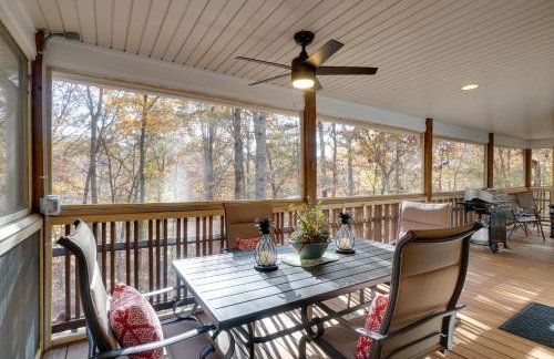 Enchanted Forest Cottage with Hot Tub! - Foto 15