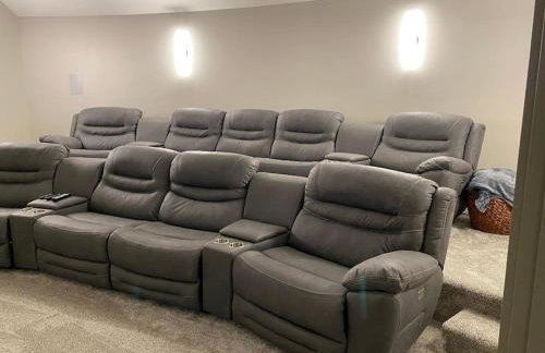 Dual Cabin- Yellowstone Family Retreat- Sled Hill - Foto 25