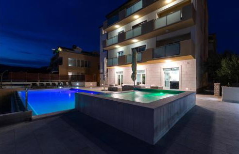 Gorgeous Home In Mravince With Sauna - Photo 23