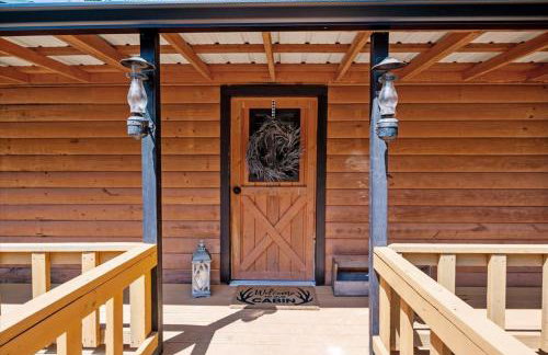 The Heartwood Hideaway-Charming Cabin Getaway-Trails, Creek, and Starry Nights - Foto 32