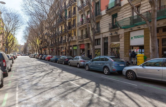 White Suite Barcelona - Photo 18