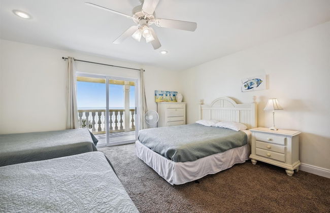 Just Beachy - 5 Bedroom Beach Front Home! Sleeps 20 Home by RedAwning - Foto 12