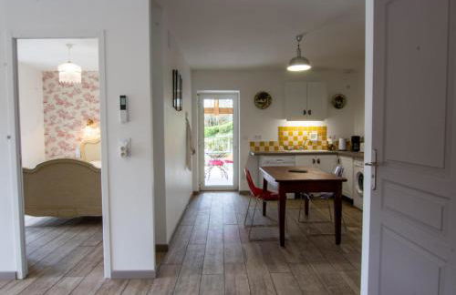 Séjour au cœur de la Dordogne avec piscine et terrasse - FR-1-616-260 - Foto 3