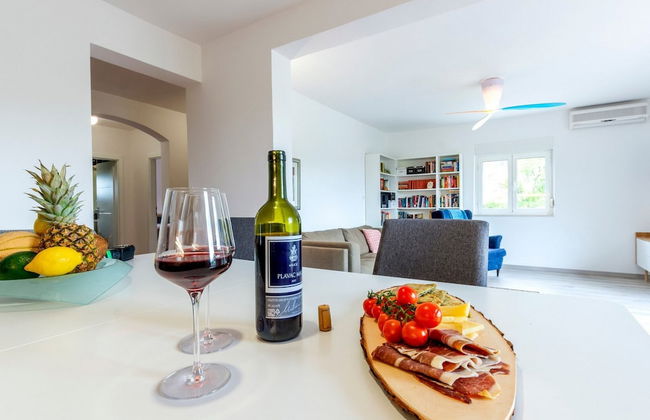 Serene Rural Villa With Pool, Sun Deck, and Children's Play Area - Foto 30