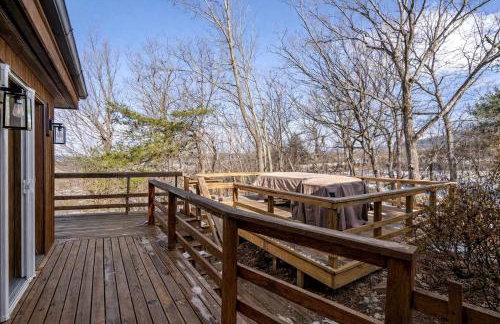 Modern Mountain Cabin with Hot Tub and Game Room Near Moorefield, West Virginia - Foto 63