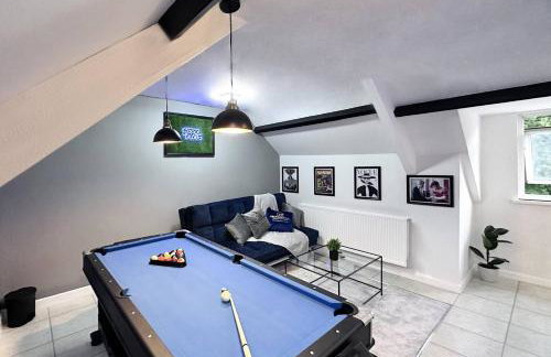 Sleek Skyward Serenity 2bed w Pool Table - Ystrad - Foto 7