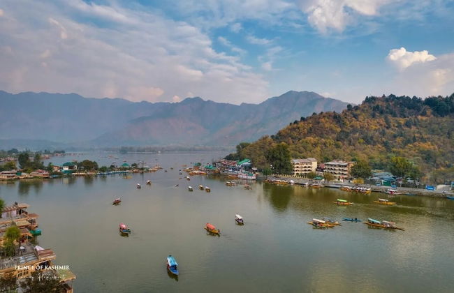 Prince of Kashmir Luxury Houseboat - Foto 16