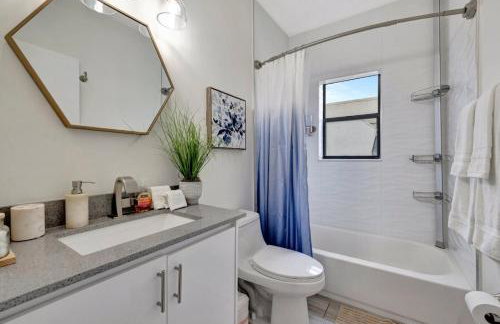 3BR 2.5BA Townhome-10 mins to FTL Beach and Downtown - Foto 15