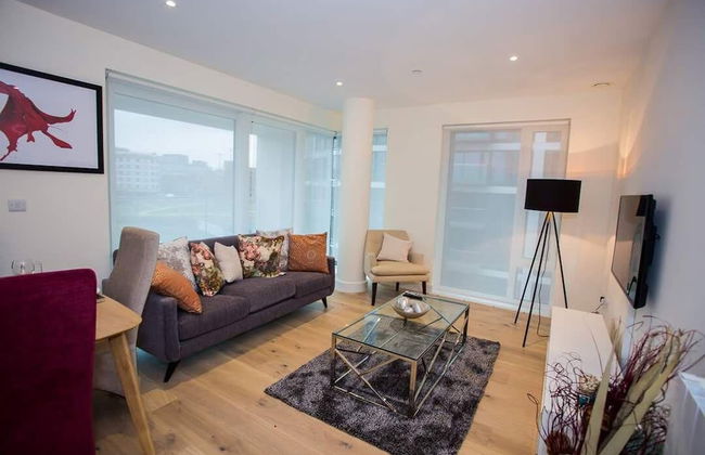 PREMIUM WOOLWICH 2 BED APARTMENT - Photo 10