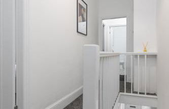 Saxony House - Air Host & Stay - Free Parking - Foto 25