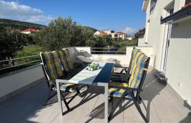 Apartments Julia Trogir - Photo 1