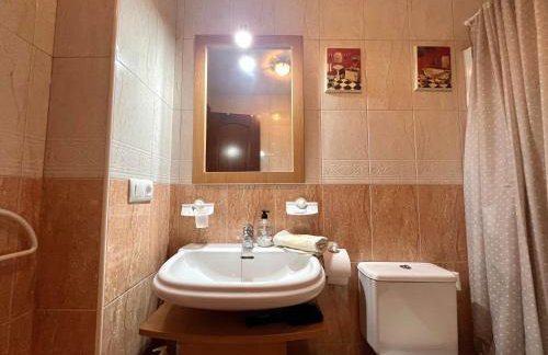Almerimar Amplio Apartamento de 3 Habitaciones con Piscina, pista de padel, futbol y Garaje Cubierto para 2 Coches en Altas Entinas - Foto 47