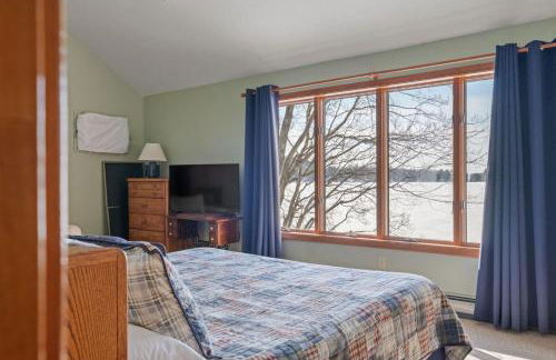 Spacious Waterfront Retreat on Merrymeeting Lake - Photo 26