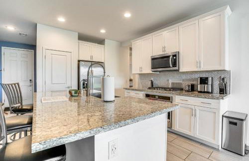 Near Parks and Golf Surprise Home with Pool Access! - Foto 3