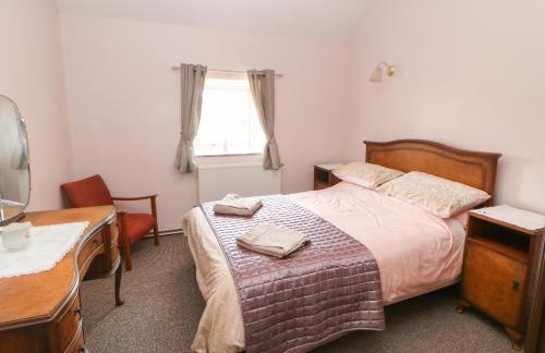 Ford Coach House Cottage - Photo 12