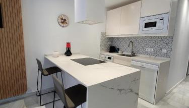 OASIS Apartment with 2 bedrooms in Jardines del Puerto - Photo 3, stove